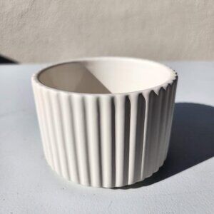 New White Ribbed Bowl Matte Ceramic Pottery Dining Salt Bowl Bathroom Accessorie